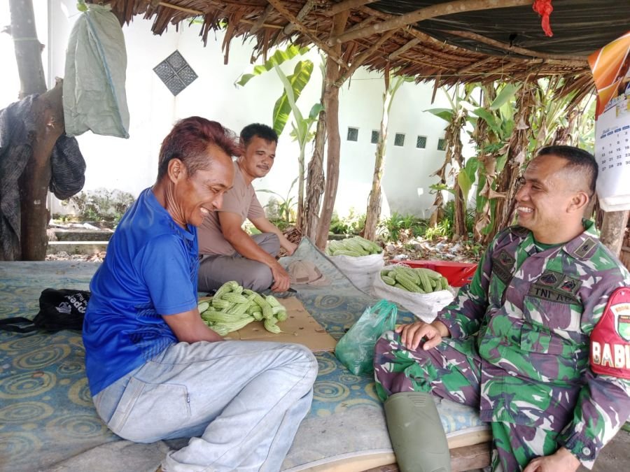 Babinsa Hadir di Tengah Petani, Menjaga Harapan dari Ancaman Pencurian dan Karhutla