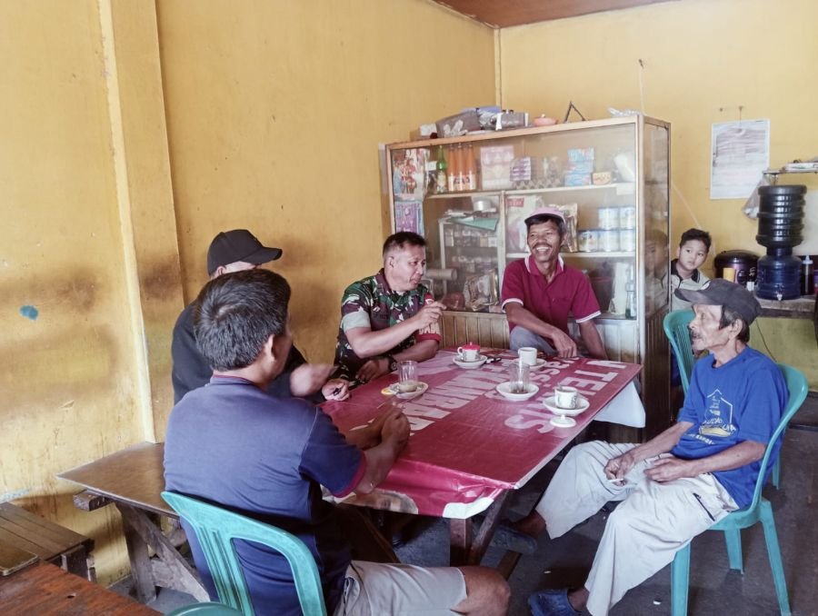 Babinsa Hadir di Tengah Warga, Ajak Masyarakat Bersatu Jaga Keamanan Lingkungan