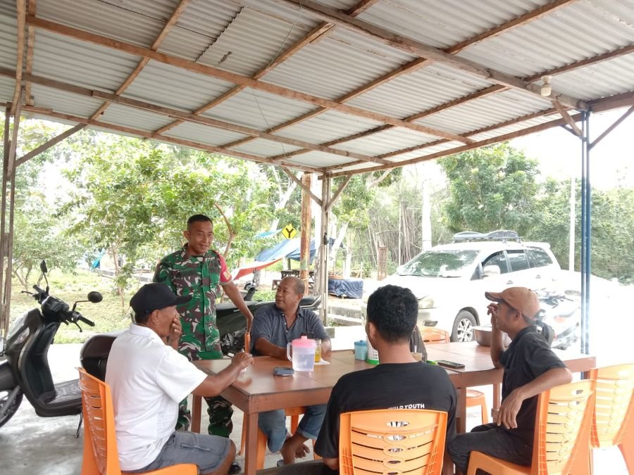 Babinsa Hadir di Tengah Warga, Tanamkan Nilai Pancasila di Desa Sungai Selari