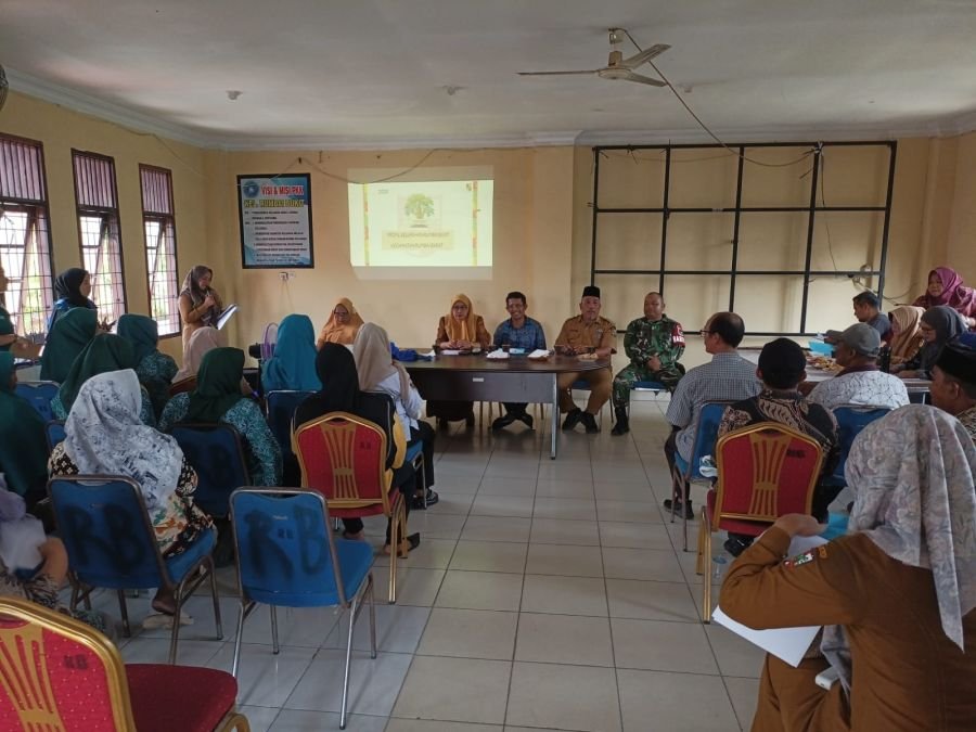 Babinsa Hadiri Penilaian Lomba Kelurahan, Wujud Dukungan Nyata bagi Pembangunan Rumbai Bukit