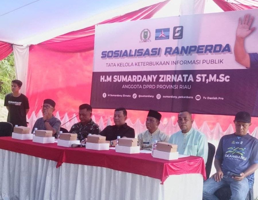 Babinsa Hadiri Sosranperda tentang Keterbukaan Informasi Publik di Tangkerang Labuai