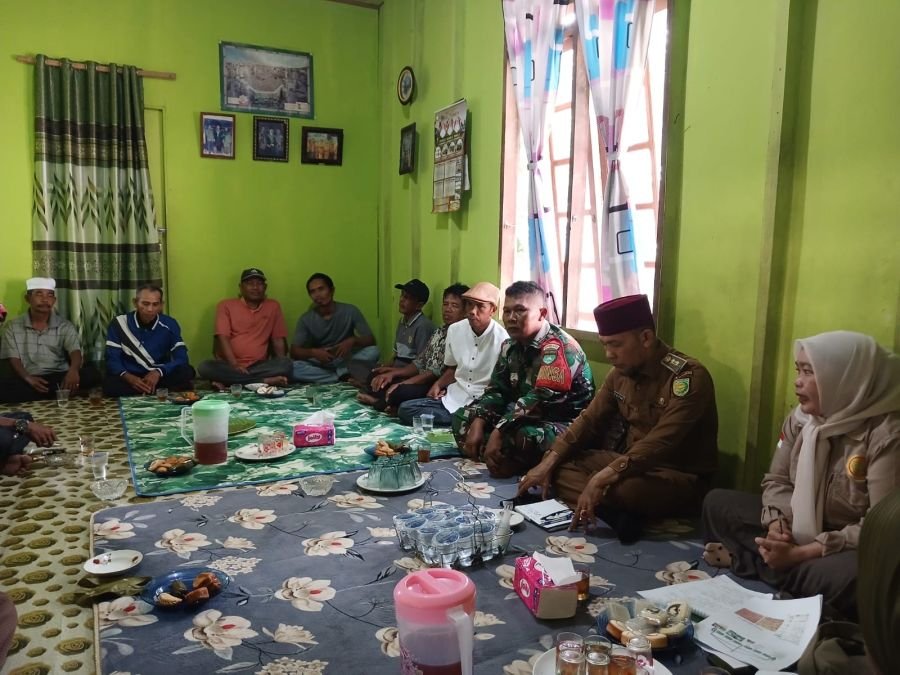 Babinsa Hadiri Tasyakuran, Serka Wisnu Perkuat Silaturahmi di Sungai Salak