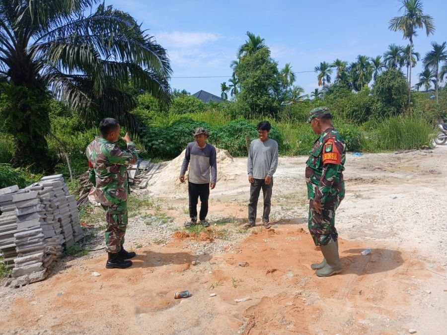 Babinsa Intensifkan Patroli Karhutla: Upaya Pencegahan Kebakaran Hutan dan Lahan”