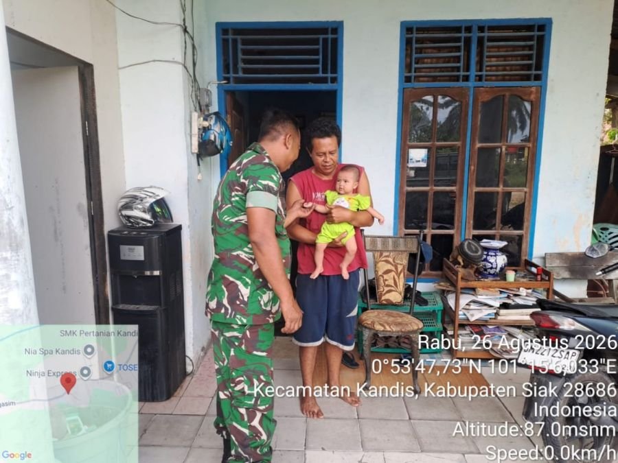 Babinsa Kandis Cek Langsung Kondisi Anak Stunting di Telaga Sam Sam