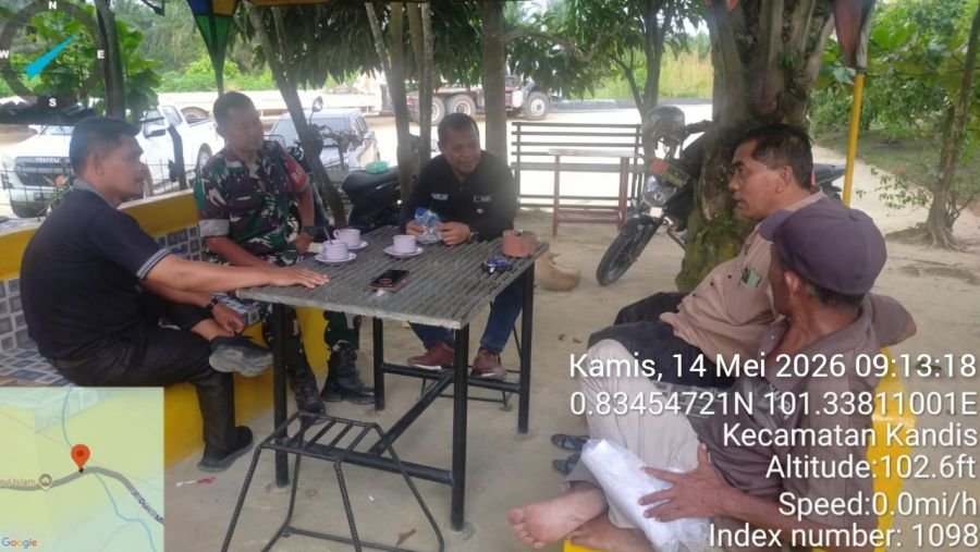 Babinsa Kandis Perkuat Kedekatan TNI dan Warga Bekalar