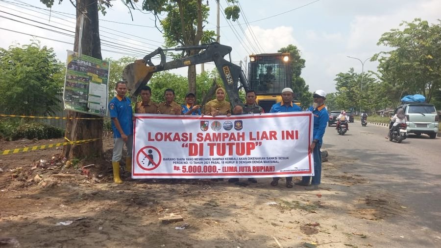 Babinsa Kawal Penertiban TPS Ilegal, Dukung Program Kebersihan Kota Pekanbaru