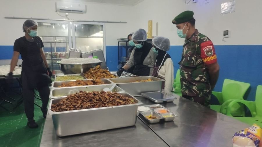Babinsa Kawal Program Makan Bergizi Gratis, Wujud Dukungan TNI untuk Generasi Berkualitas