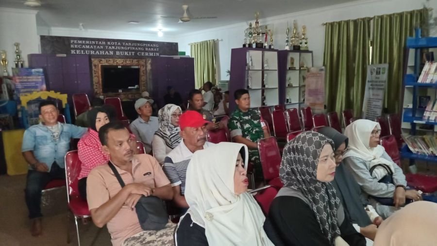 Babinsa Kel. Bukit Cermin Ramil 01/Kota Dim 0315/TPI hadiri rapat pembentukan panitia pemilihanRT/RW
