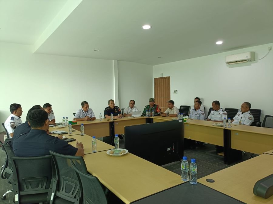Babinsa Kelurahan Kawal Hadiri Rapat Koordinasi Pengamanan Lingkungan KEK Galang Batang