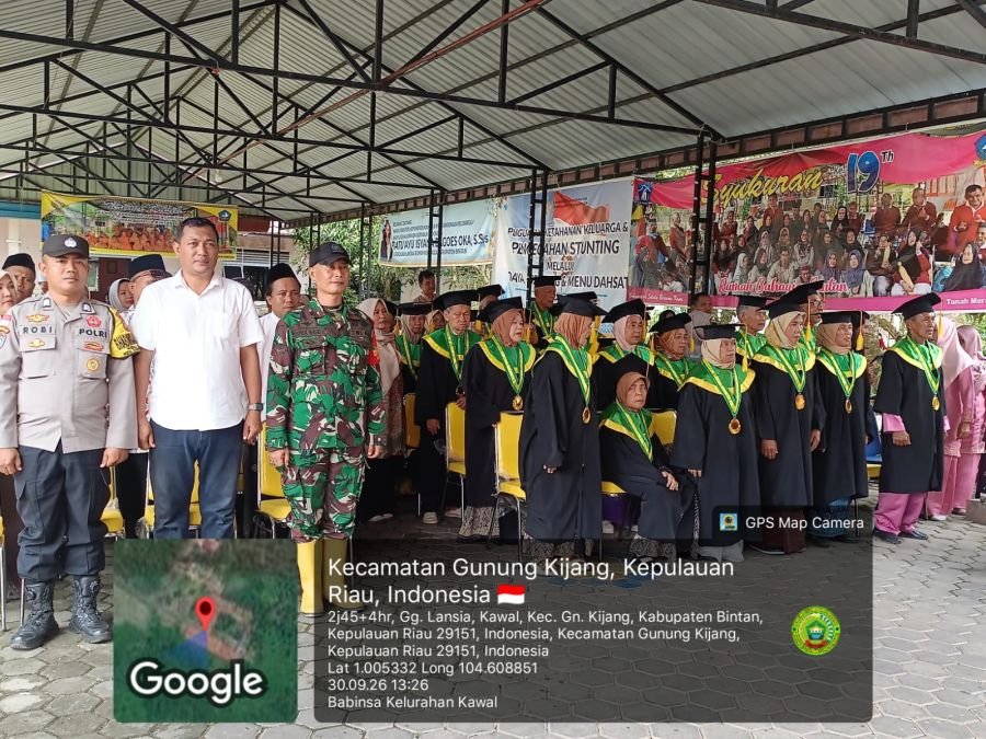 Babinsa Kelurahan Kawal Hadiri Wisuda Sekolah Lansia Rumah Bahagia Bintan Tahun Ajaran 2026