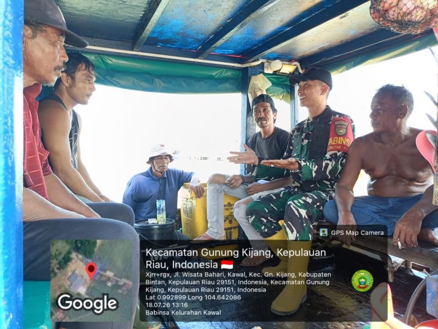 Babinsa Kelurahan Kawal Himbau Nelayan Waspada Angin Selatan Ekstrem