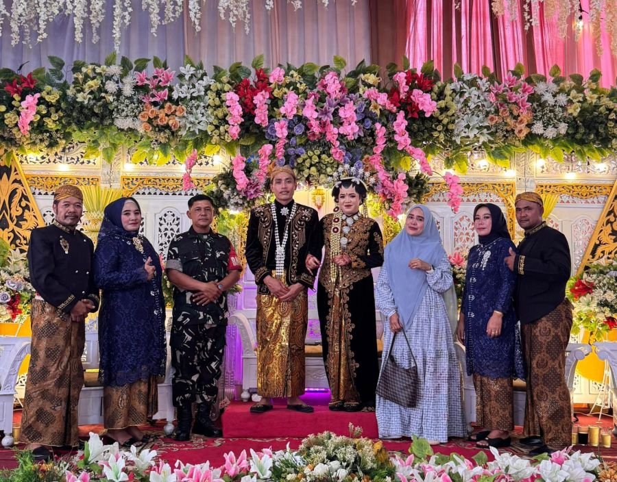 Babinsa Kelurahan Kulim Hadiri Pernikahan Warga, Wujud Nyata Kedekatan TNI dengan Masyarakat