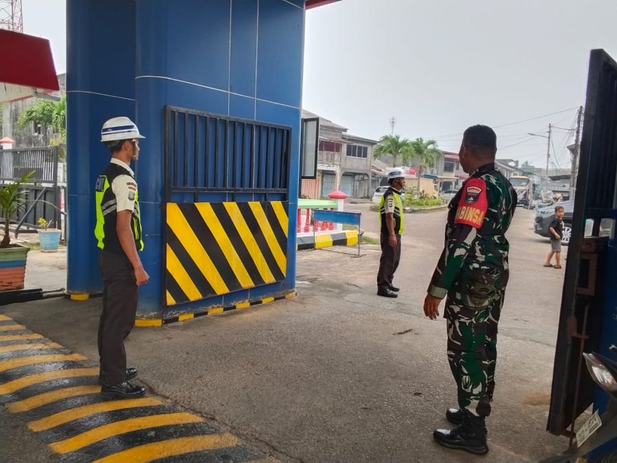 Babinsa Kelurahan Tanjung Uban Kota Sertu S. Sembiring pada hari Kamis tanggal 08 Oktober 2026.
