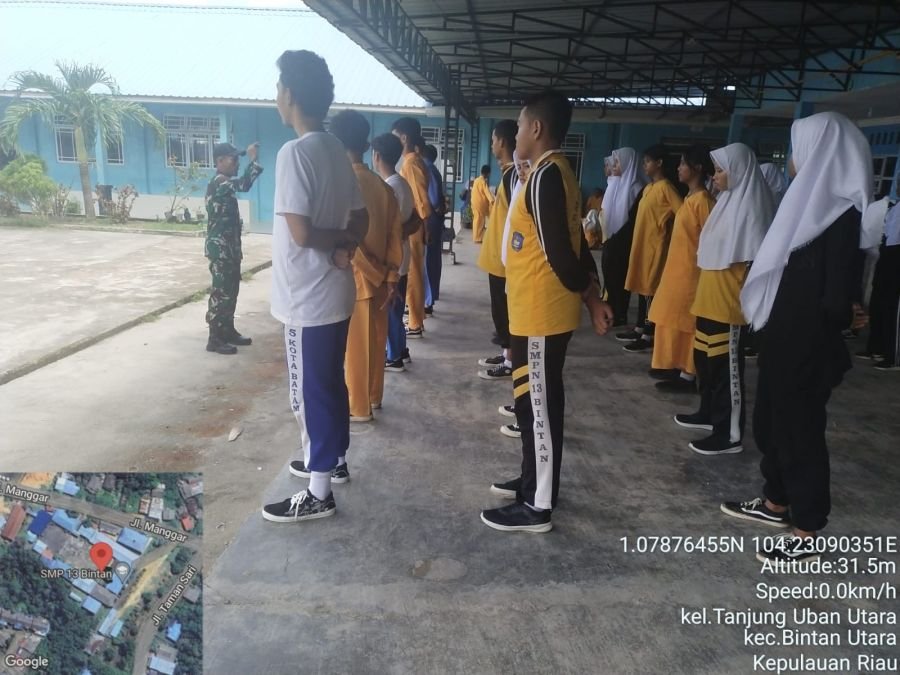 Babinsa Kelurahan Tanjung Uban Utara, Kopda Ridiansyah, dari Koramil 03/Bintan Utara.