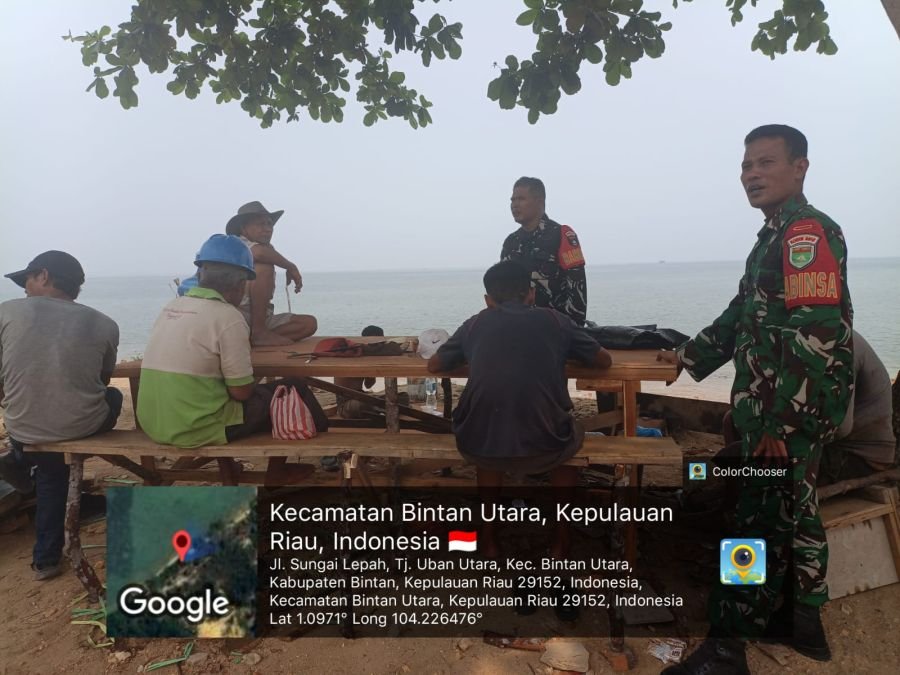 Cegah Kriminalitas, Babinsa Tanjung Uban Utara Ajak Warga Perkuat Keamanan