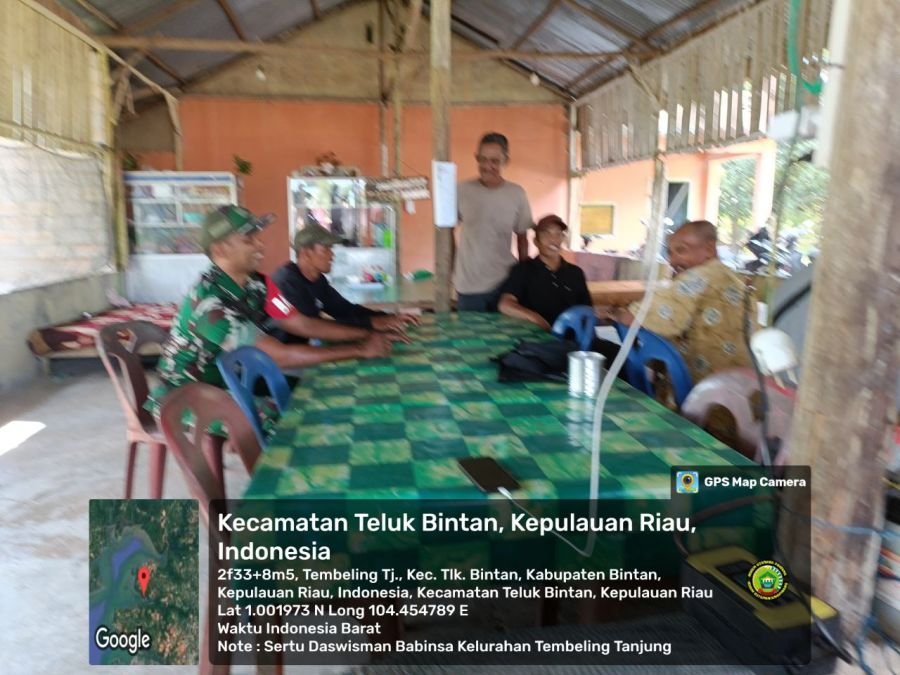 Babinsa Kelurahan Tembeling Tanjung Ciptakan Jiwa Kebersamaan di Tengah Masyarakat.