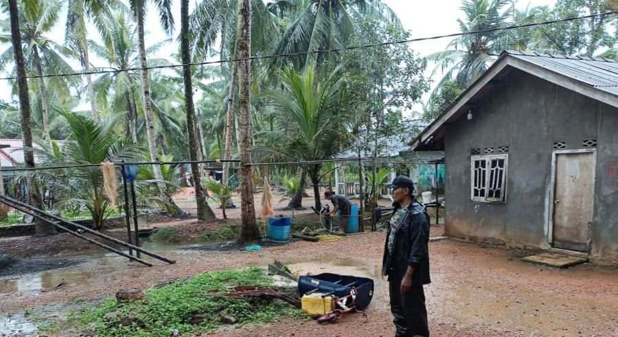 Babinsa Kelurahan Tembeling Tanjung, Sertu Daswisman dari Koramil 03/Bintan Utara Kodim 0315/Tanjung