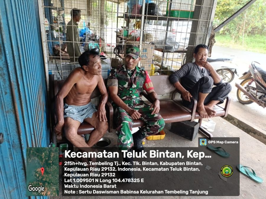 Babinsa Kelurahan Tembeling Tanjung Laksanakan Komsos dengan Pemilik Bengkel Kendaraan Bermotor.