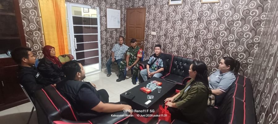 Babinsa Kelurahan Tembeling Tanjung Laksanakan Komsos Bersama Ketua RT/RW
Pada Selasa, 16 Juni 2026,