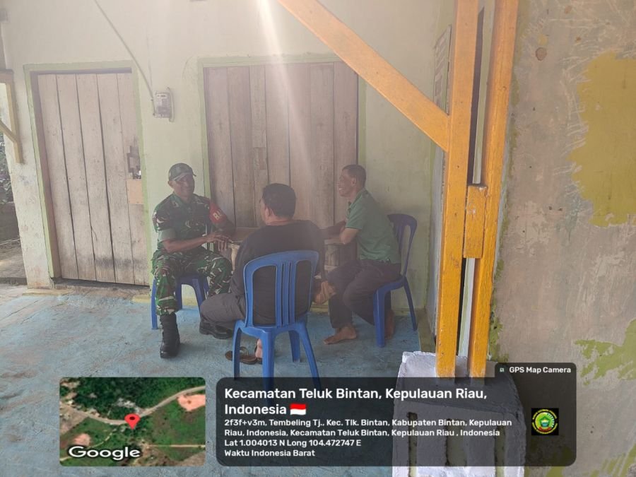 Babinsa Kelurahan Tembeling Tanjung Sambangi Ketua LAM Teluk Bintan.