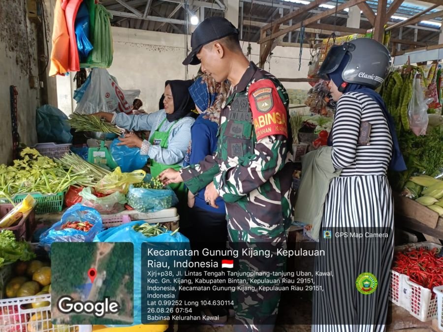 Babinsa Kelurahan?Kawal Berikan Himbauan Ketertiban & Kebersihan Kepada Pedagang Pasar?Kawal