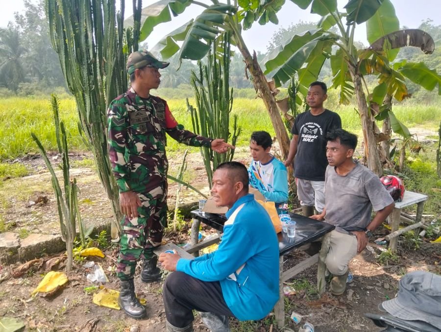 Babinsa Kobarkan Semangat Pancasila, Persatuan Warga Sungai Selari Makin Kokoh