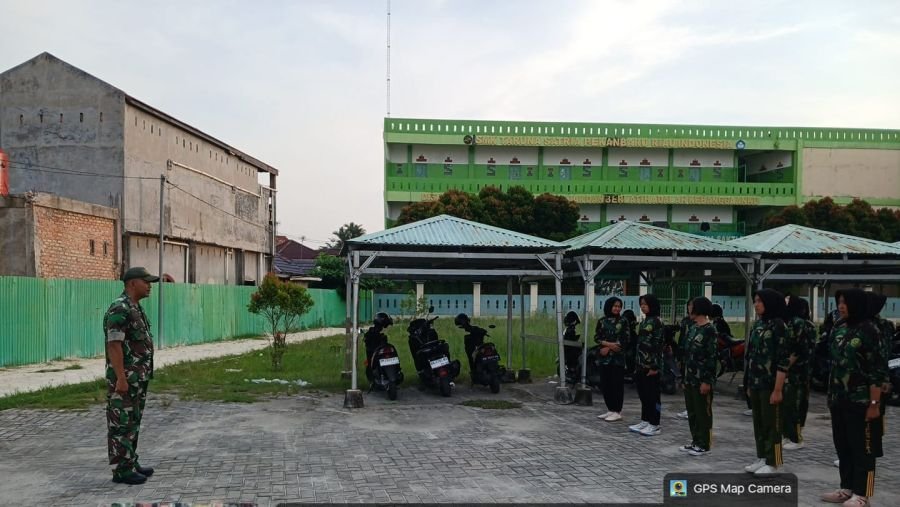 Babinsa Kodim 0301/Pekanbaru Perkuat Karakter Pelajar Melalui Pelatihan PBB