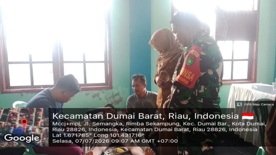BABINSA KODIM 0320/DUMAI DAMPINGI KHITAN CERIA, DONOR DARAH, DAN PEMERIKSAAN KESEHATAN GRATIS,