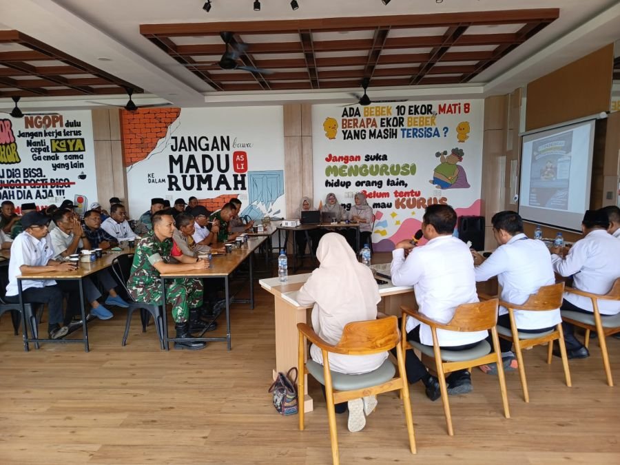 Babinsa Kodim 0320/Dumai Hadiri Ngopi Bareng Ayah, Perkuat Sinergi Perlindungan Anak di Bukit Kapur