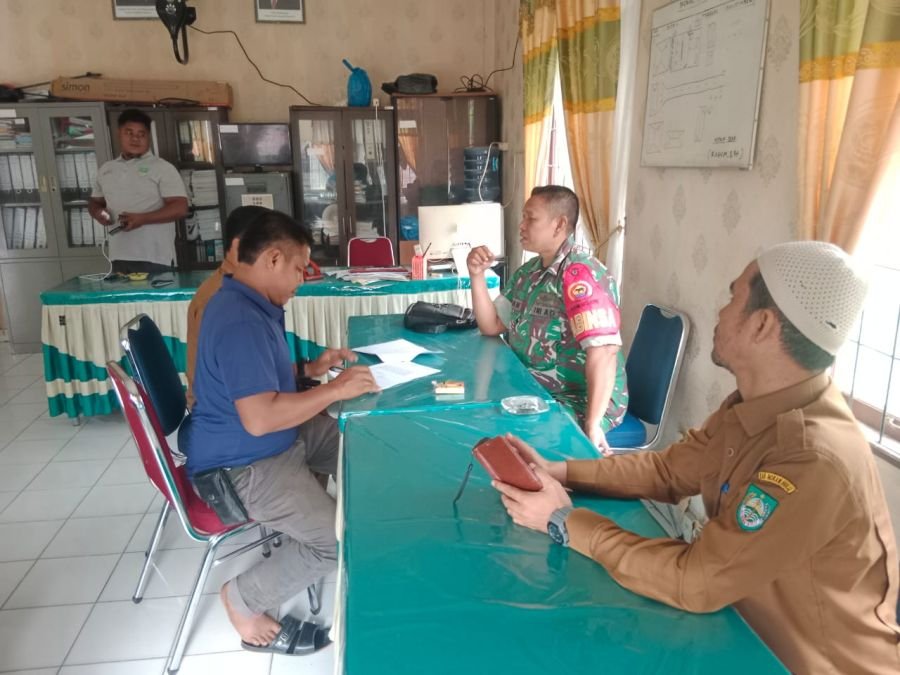 *BABINSA KOMSOS DENGAN APARATUR DESA DI DESA BINAAN*