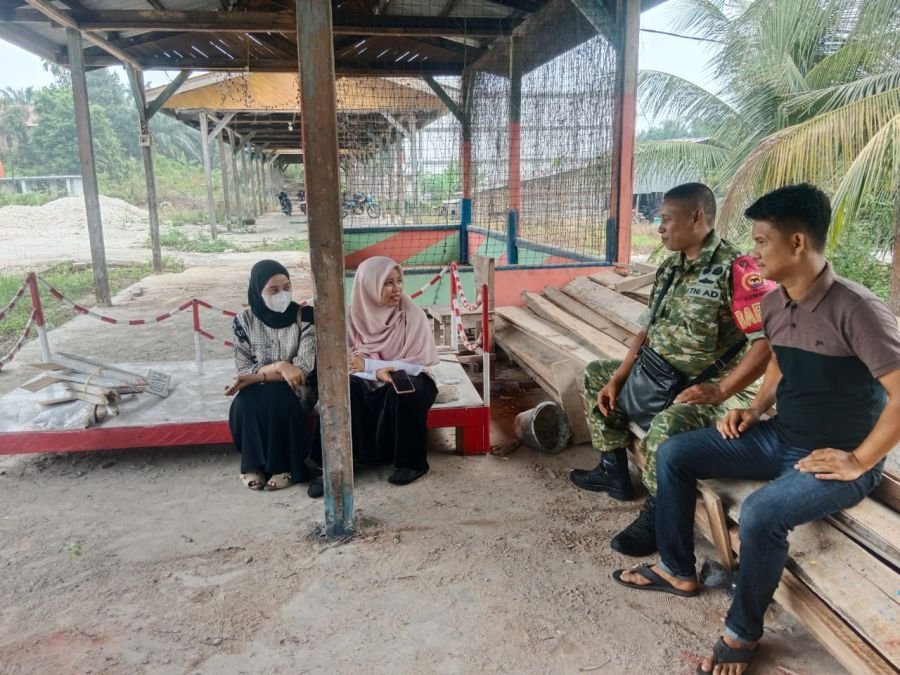 BABINSA KOMSOS DENGAN MASYARAKAT DI DESA BINAAN*