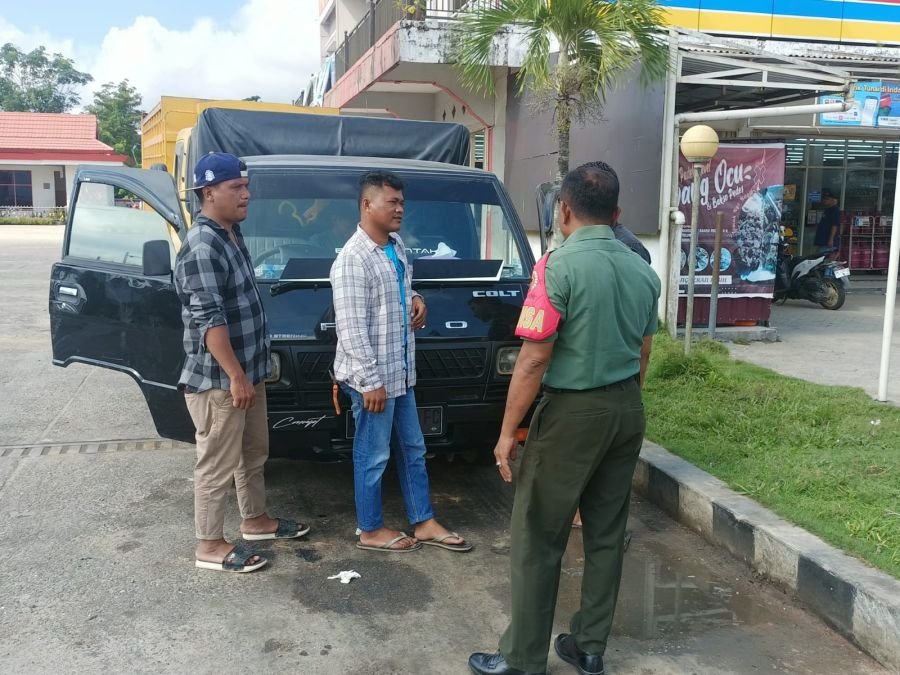 Babinsa Komsos Dengan Warga, Saling Tukar Informasi