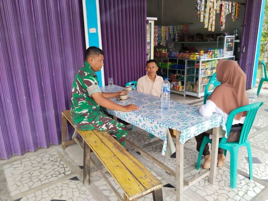 BABINSA KOMSOS UNTUK MENJALIN HUBUNGAN BAIK DENGAN WARGA.
