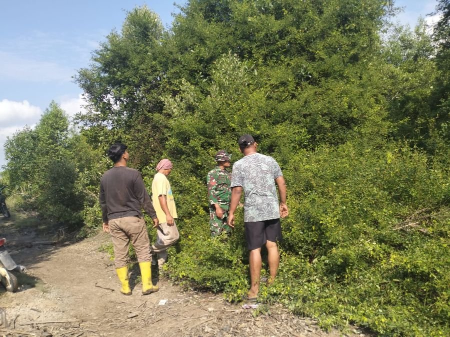 Babinsa Kopka Masran dan MPA Perkuat Patroli, Cegah Karhutla di Sungai Gayung Kiri