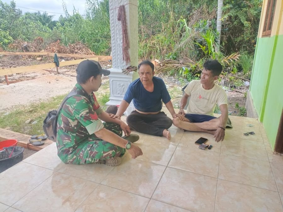 Babinsa Kopka Tambunan Intensifkan Komsos, Jaga Kondusivitas Wilayah
