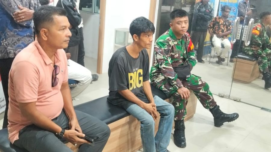 Babinsa Koramil 01 Bangkinang Selamatkan Diduga Pencuri Sawit dari Amukan Massa   