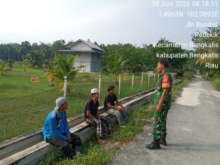 Babinsa Koramil 01 Bengkalis Sertu Amroni Aktif Dalam Giat Komsos Kampung Pancasila