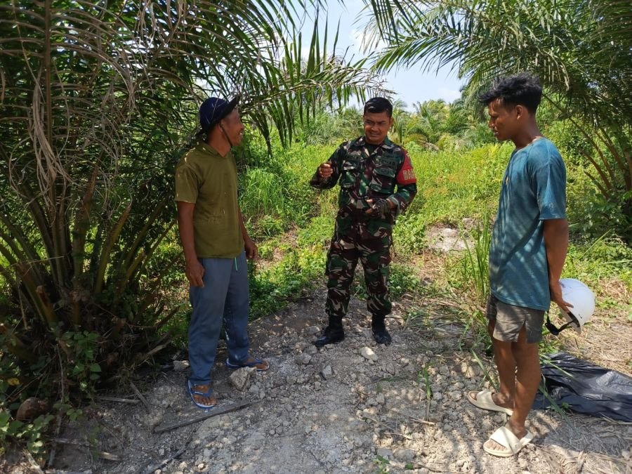 Babinsa Koramil 01 Rumbai Edukasi Warga Cegah Karhutla, Wilayah Terpantau Aman