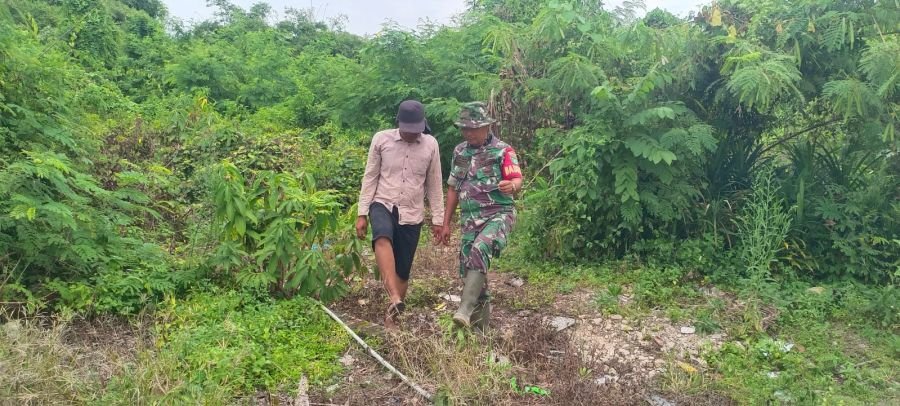 Babinsa Koramil 01 Rumbai Sosialisasikan Pencegahan Karhutla kepada Warga