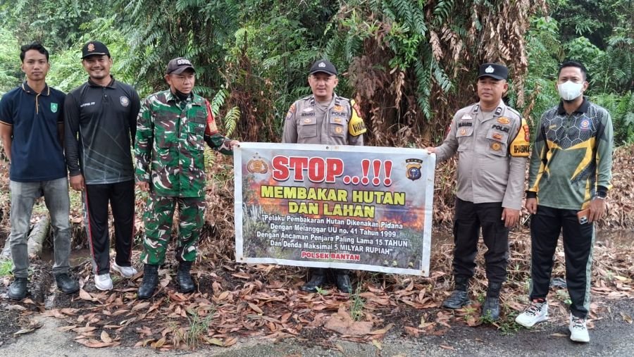 Babinsa Bengkalis Patroli Cegah Karhutla, Warga Berancah Diimbau Tak Bakar Lahan