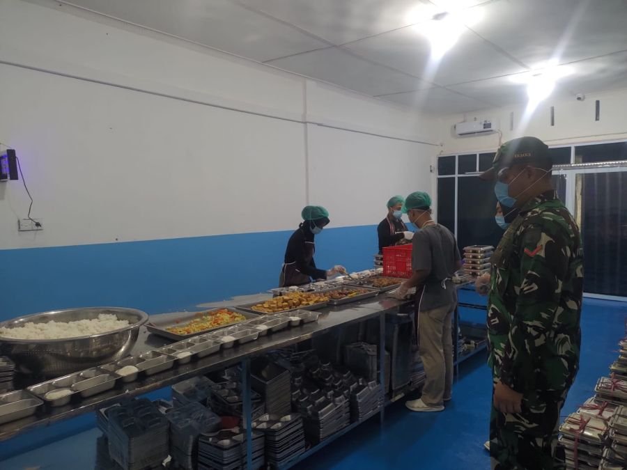 BABINSA KORAMIL 01/BENGKALIS LAKSANAKAN PENGAWASAN KEGIATAN MAKAN BERGIZI GRATIS DI SPPG DESA BANTA