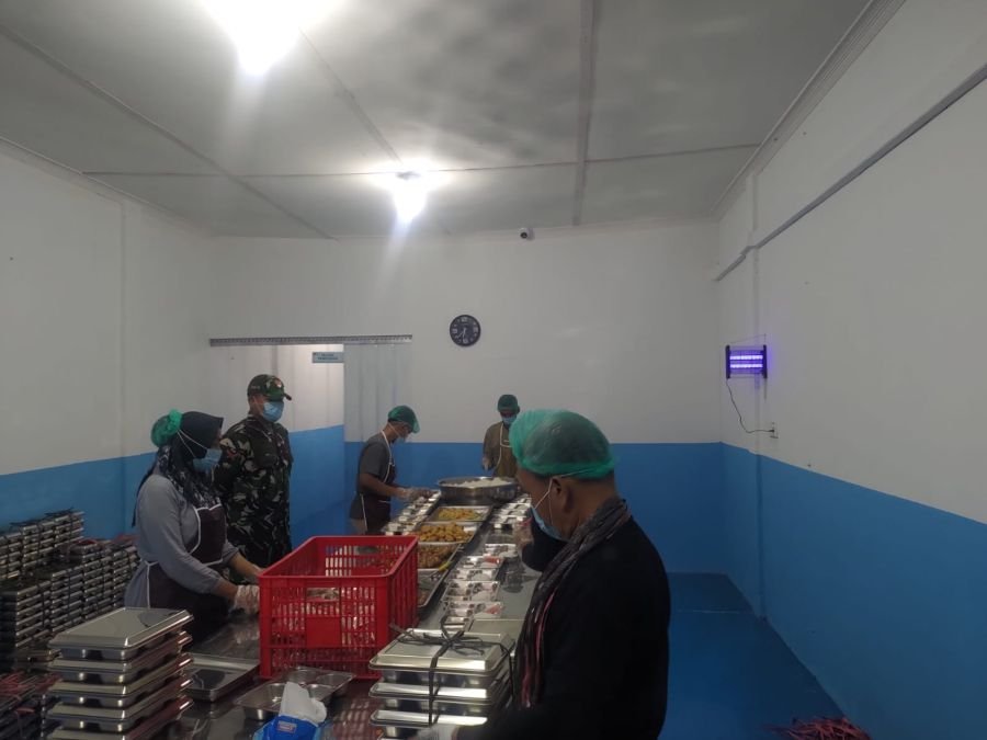 Babinsa Koramil 01/Bengkalis Laksanakan Pengawasan Kegiatan Makan Bergizi Gratis di SPPG