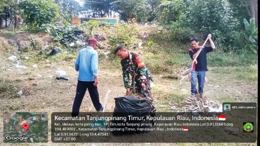 BABINSA KORAMIL 01/KOTA GOTONG ROYONG BERSAMA WARGA KAMPUNG MELAYU KOTA PIRING