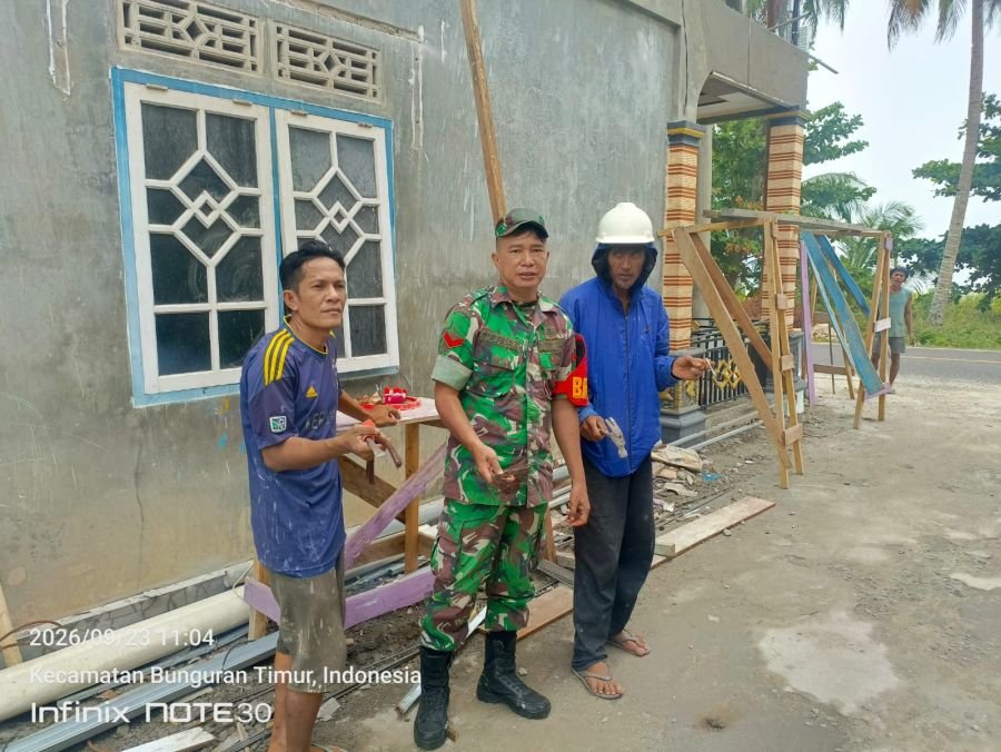 Babinsa Koramil 01/Ranai Melaksanakan Komsos Bersama Warga Binaan di Desa Sebadai Ulu”