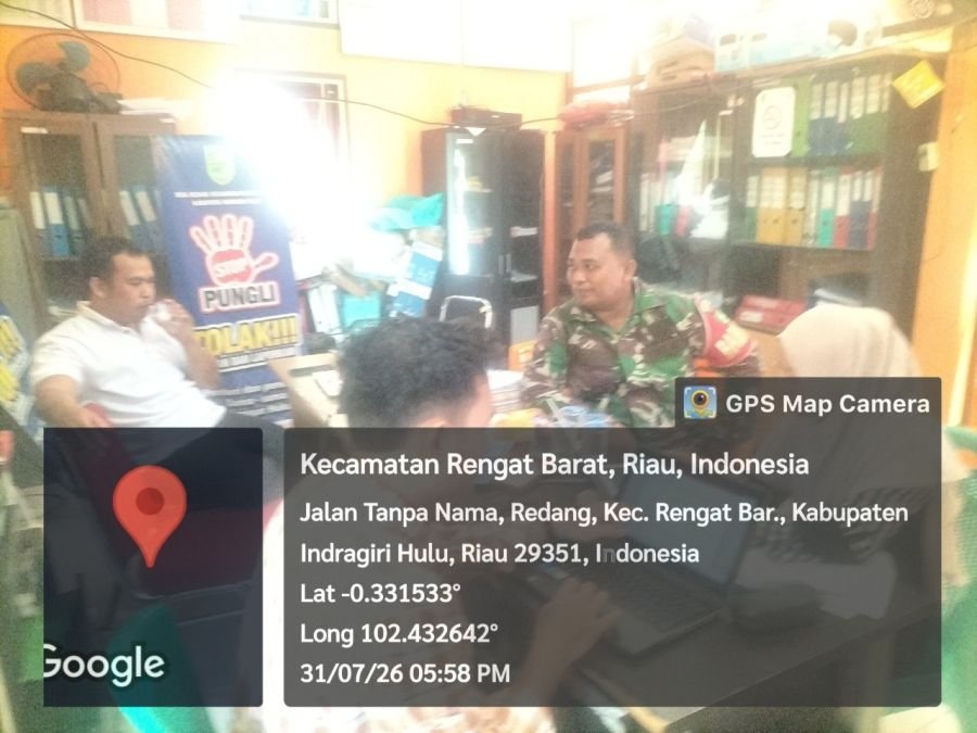 Babinsa Koramil 01/Rengat Ajak Perangkat Desa Jaga Ketertiban Dan Keamanan Lingkungan