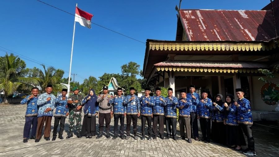 Babinsa Koramil 01/Rengat Hadiri Upacara Peringati Hari Kesadaran Nasional