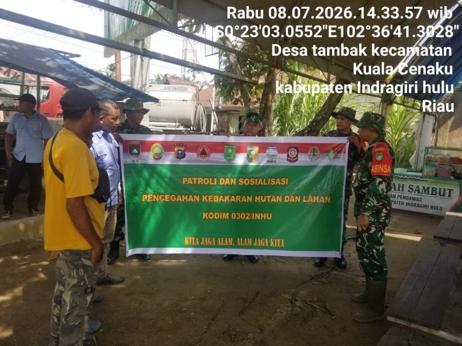 Babinsa Koramil 01/Rengat Intensifkan Patroli dan Sosialisasi Cegah Karhutla di Desa Tambak