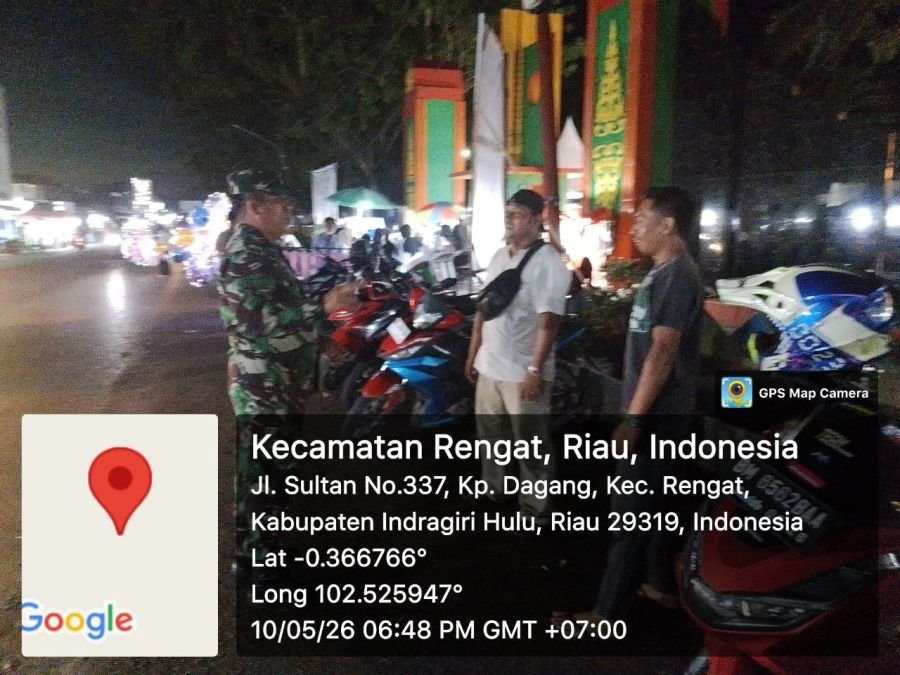 Babinsa Koramil 01/Rengat Melaksanakan Patroli Malam Guna Pastikan Wilayah Binaan Aman