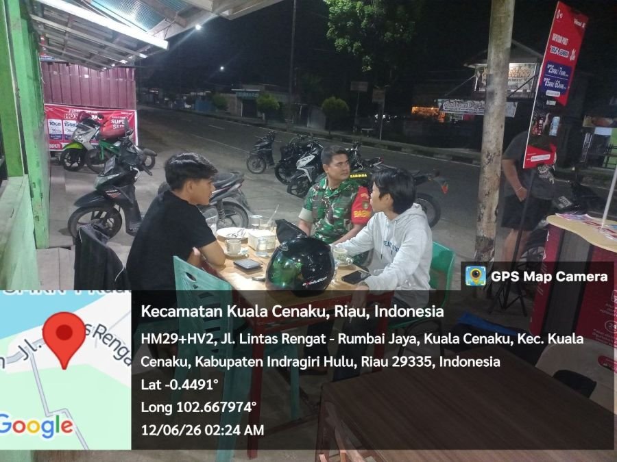 Babinsa Koramil 01/Rengat Melaksanakan Patroli Malam Di wilayah Binaan