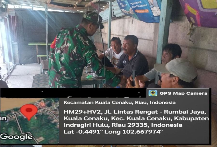 Babinsa Koramil 01/Rengat Melaksanakan Komsos Dengan Warga Desa Binaan .